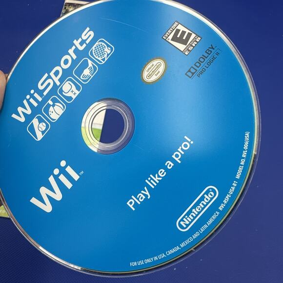Nintendo Wii Game Wii Sports (Nintendo Wii, 2006) With Disc Sleeve & Manual READ - Picture 2 of 13